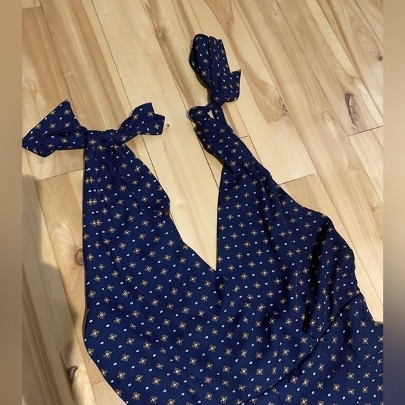 Jumpsuit print navy blue V neck Size Medium - Picture 3 of 10